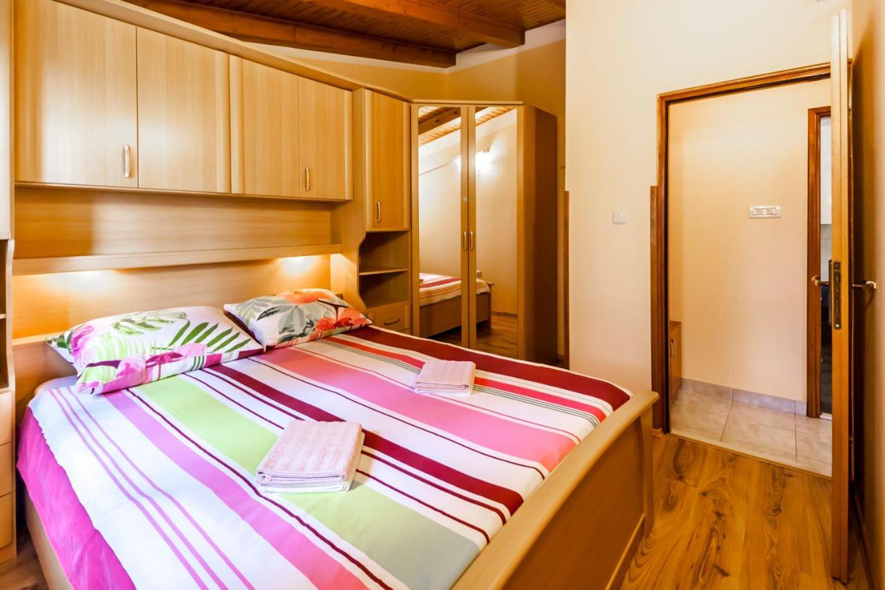 Holiday Home Lana Лабин Экстерьер фото