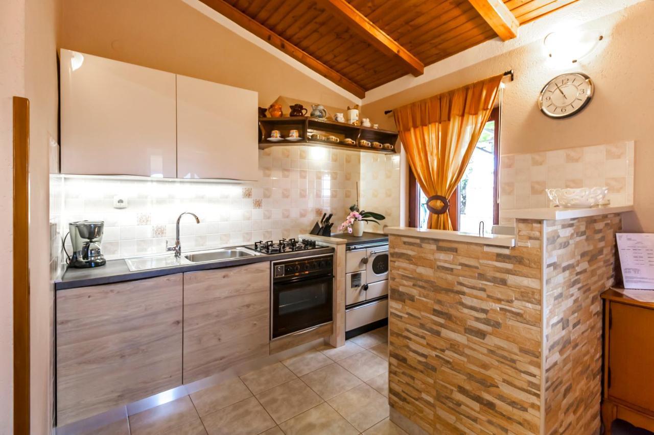 Holiday Home Lana Лабин Экстерьер фото