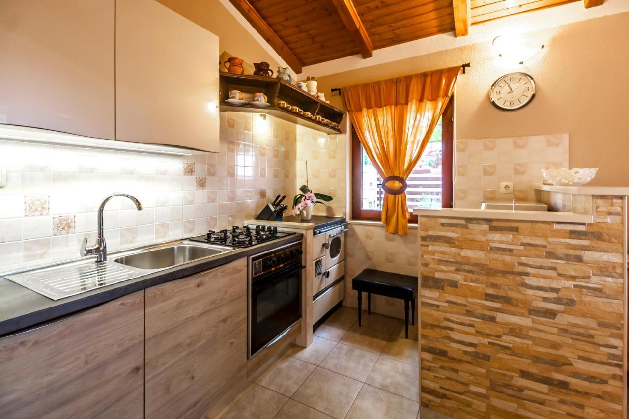 Holiday Home Lana Лабин Экстерьер фото